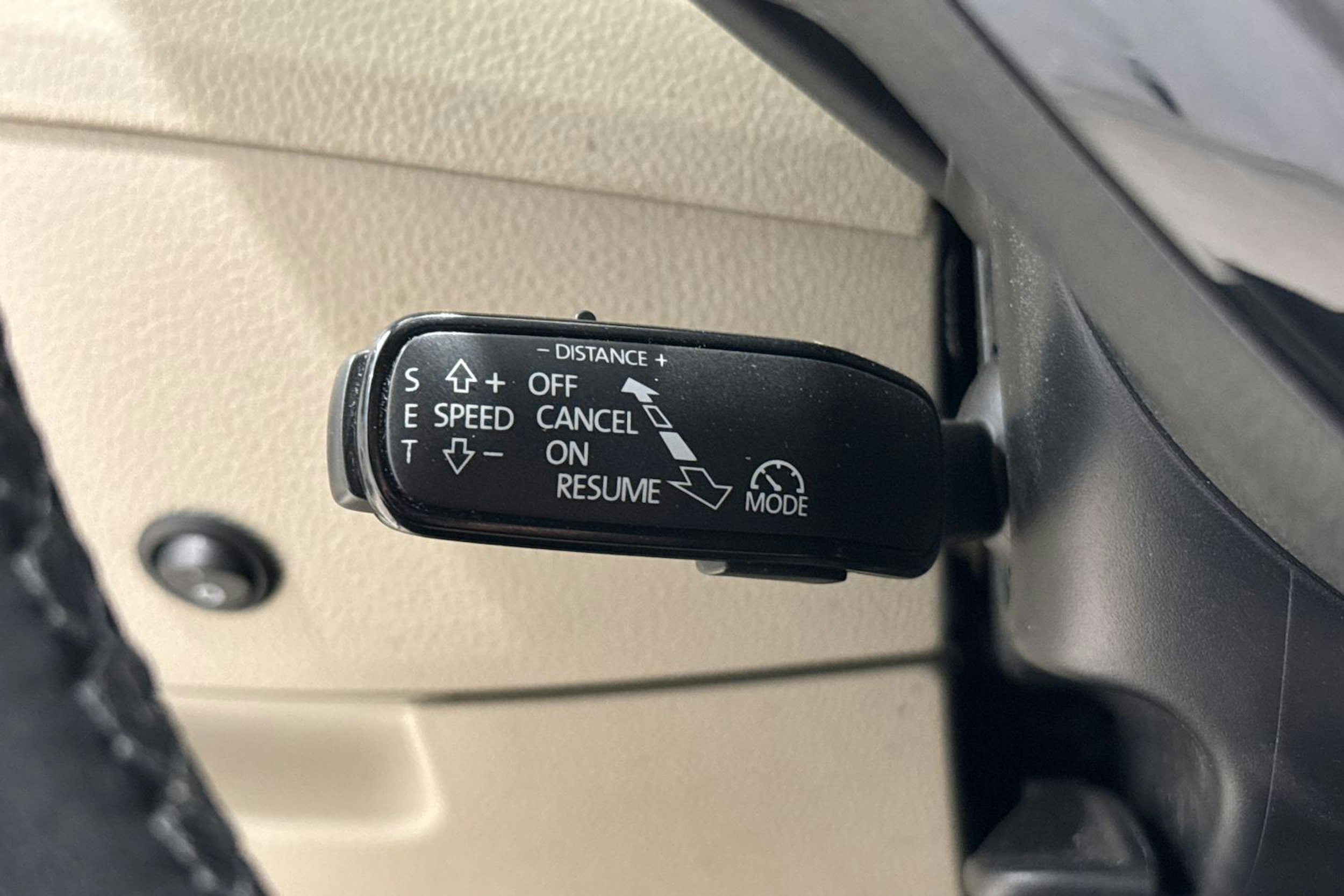 valkoinen Skoda Superb 2017 kuva 18.