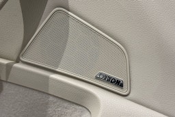 valkoinen Skoda Superb 2017 kuva 26.