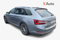 harmaa Skoda Superb 2017 kuva 2.