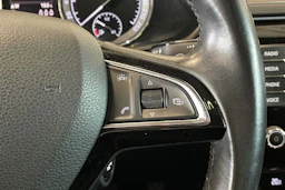 harmaa Skoda Superb 2017 kuva 15.