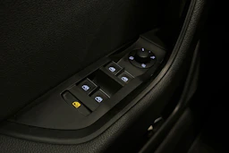 valkoinen Skoda Superb 2017 kuva 14.