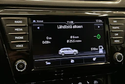 valkoinen Skoda Superb 2017 kuva 17.