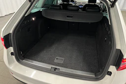 valkoinen Skoda Superb 2017 kuva 35.