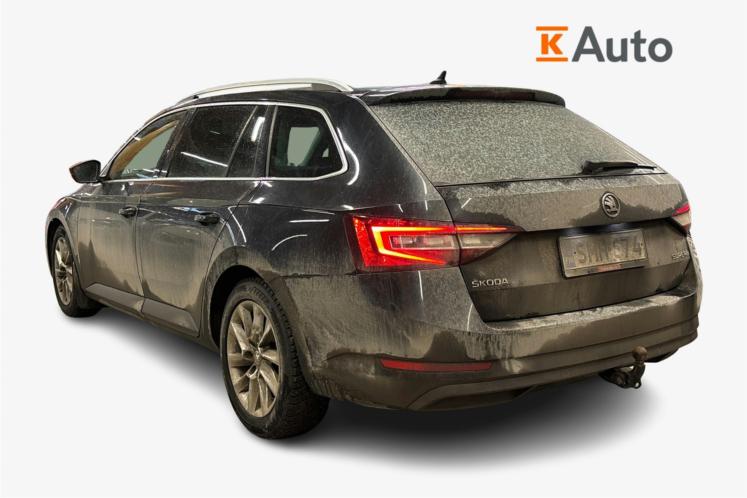 musta Skoda Superb 2017 kuva 2.