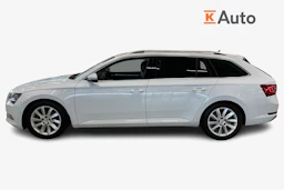 valkoinen Skoda Superb 2017 kuva 5.
