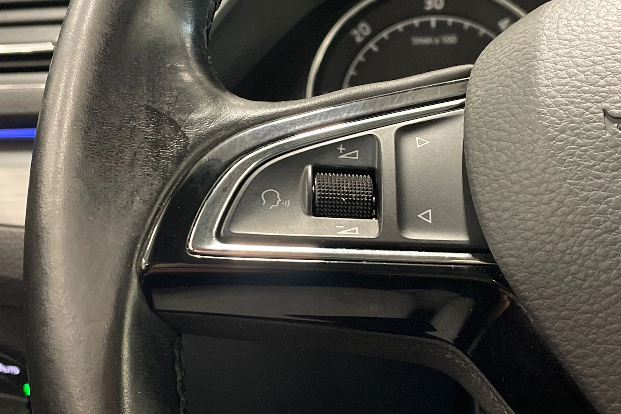 valkoinen Skoda Superb 2017 kuva 16.