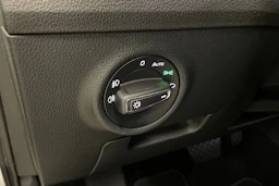valkoinen Skoda Superb 2017 kuva 30.