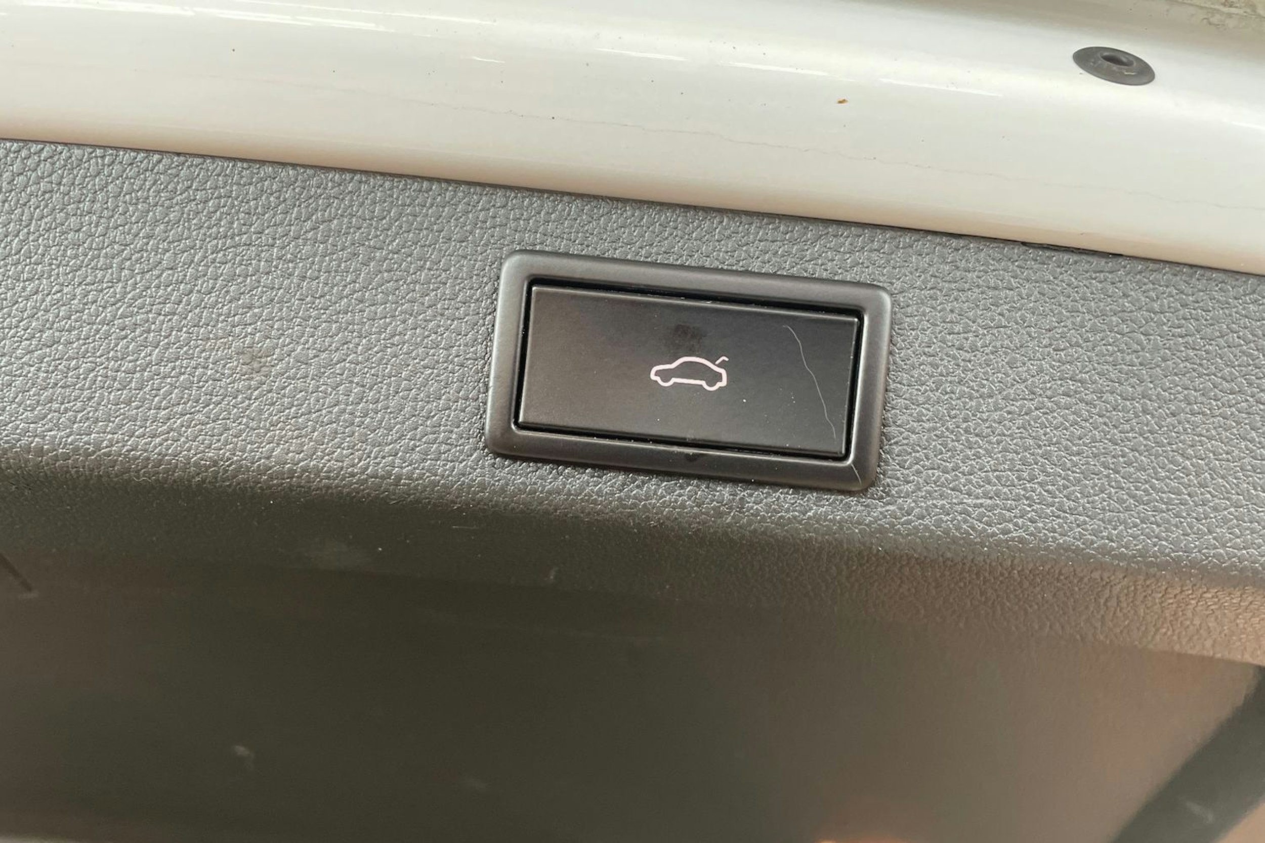 valkoinen Skoda Superb 2017 kuva 15.