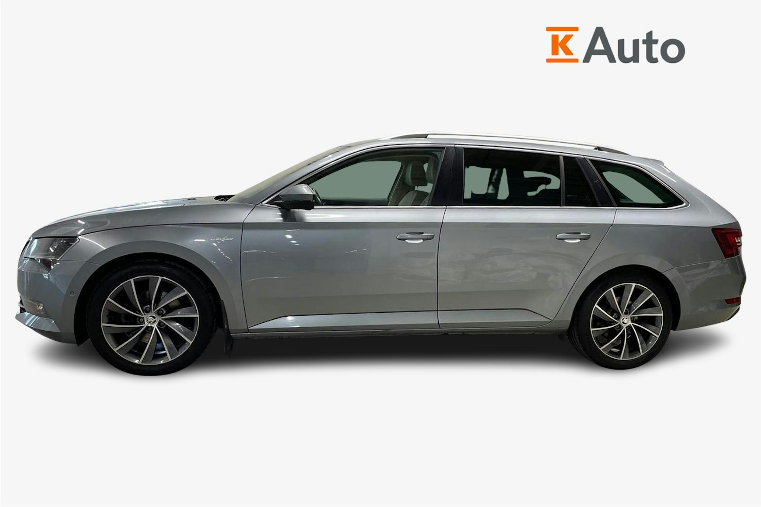 met. harmaa Skoda Superb 2017 kuva 6.
