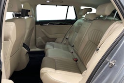 met. harmaa Skoda Superb 2017 kuva 10.