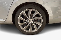 met. harmaa Skoda Superb 2017 kuva 11.