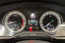met. harmaa Skoda Superb 2017 kuva 14.