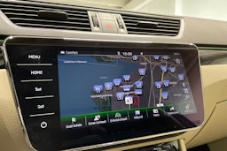 met. harmaa Skoda Superb 2017 kuva 17.