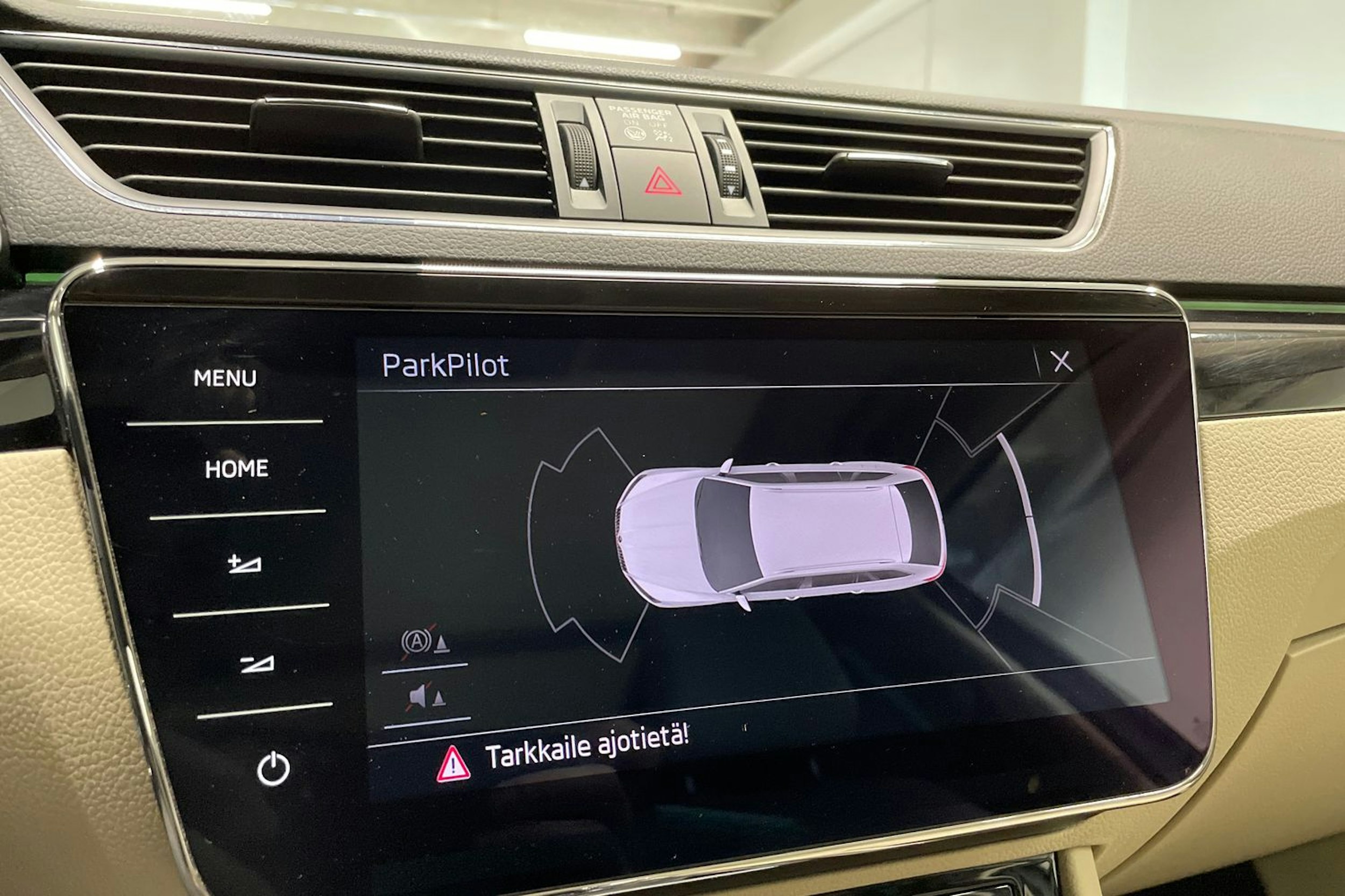 met. harmaa Skoda Superb 2017 kuva 18.