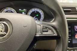 met. harmaa Skoda Superb 2017 kuva 22.