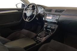 Sininen Skoda Superb 2017 kuva 3.