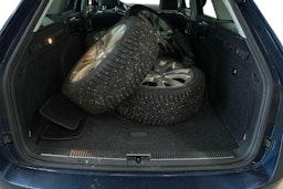 Sininen Skoda Superb 2017 kuva 9.