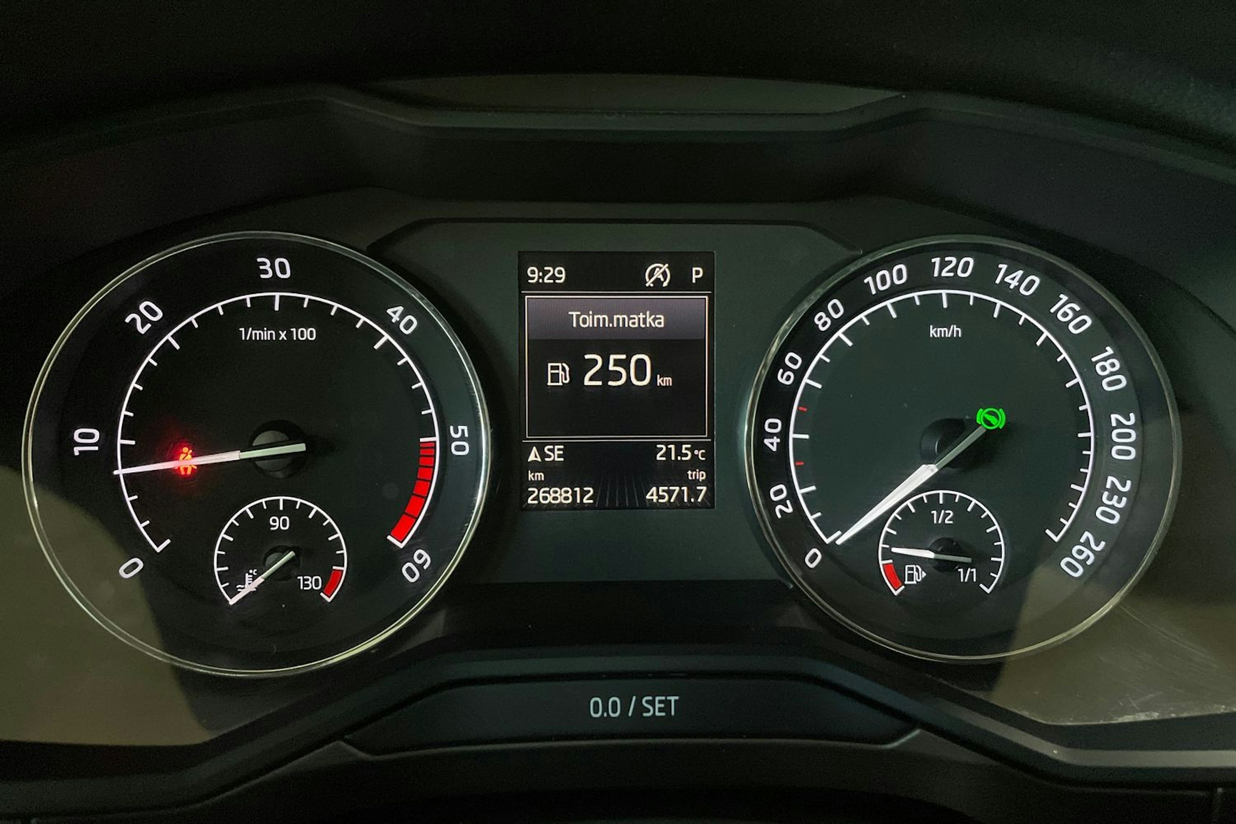 Sininen Skoda Superb 2017 kuva 13.