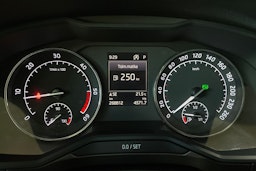 Sininen Skoda Superb 2017 kuva 13.