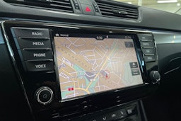 Sininen Skoda Superb 2017 kuva 19.