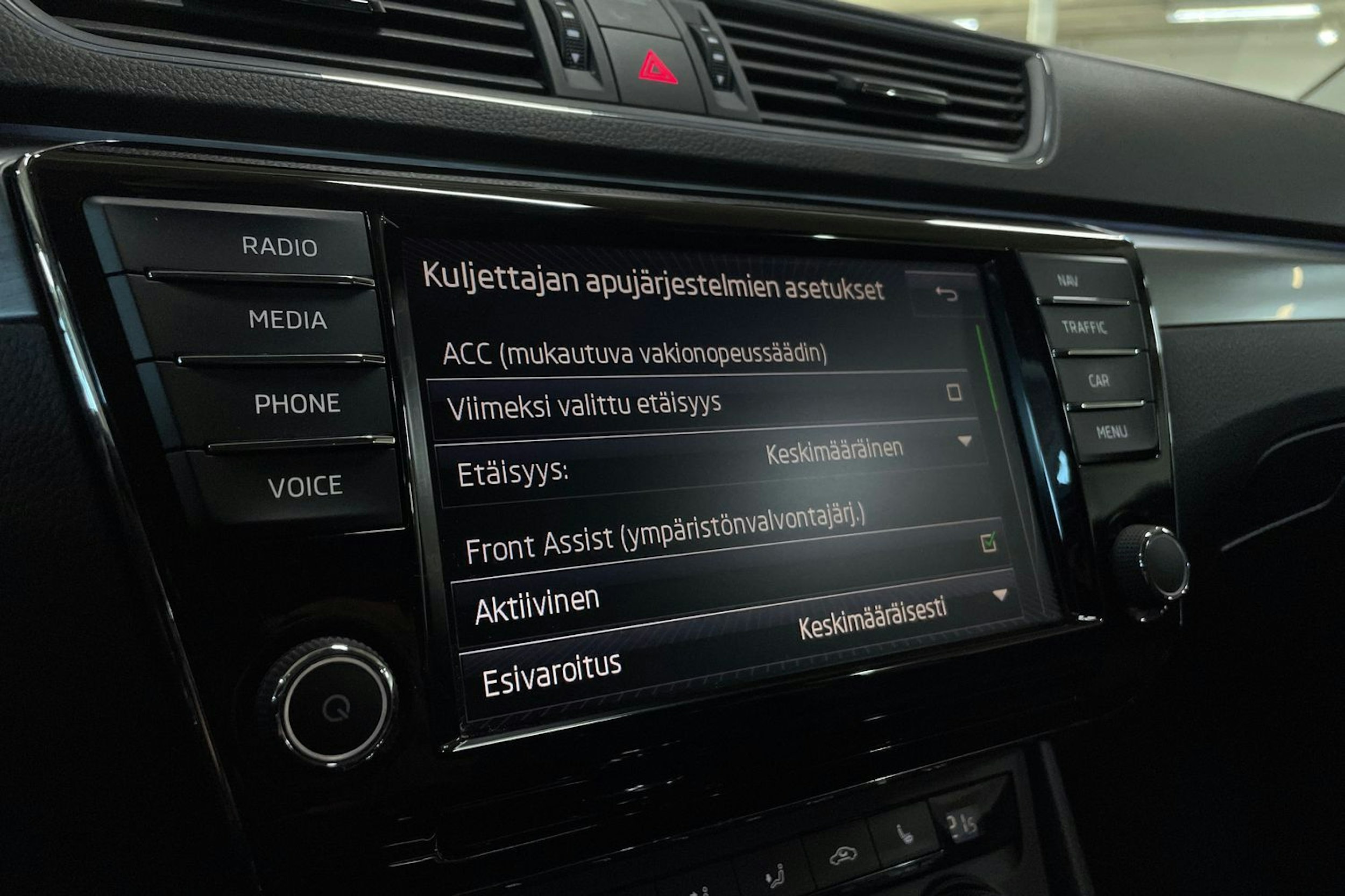 Sininen Skoda Superb 2017 kuva 20.