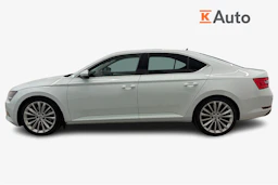 valkoinen Skoda Superb 2017 kuva 5.