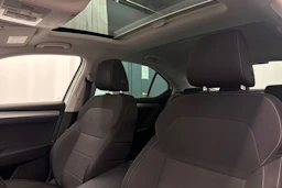 valkoinen Skoda Superb 2017 kuva 28.