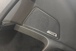 Valkoinen Skoda Superb 2017 kuva 21.