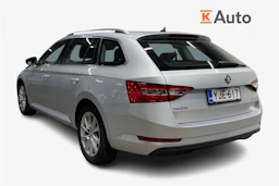 harmaa Skoda Superb 2017 kuva 2.