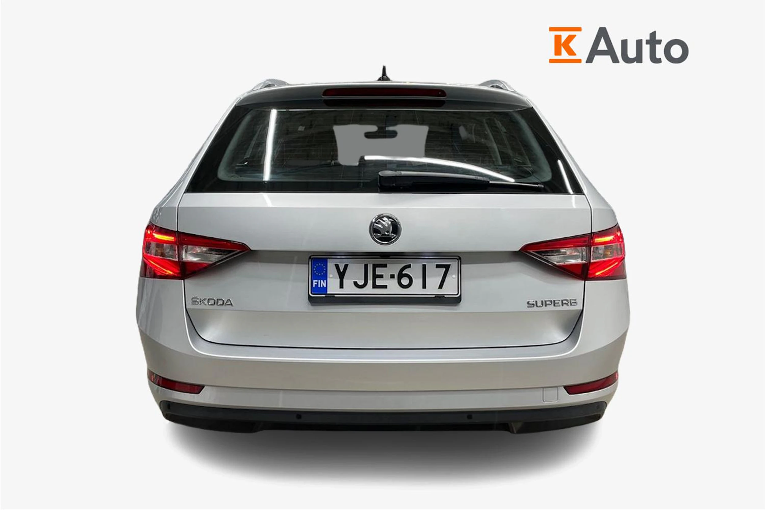 harmaa Skoda Superb 2017 kuva 3.