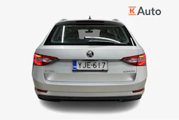 harmaa Skoda Superb 2017 kuva 3.