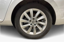 harmaa Skoda Superb 2017 kuva 9.