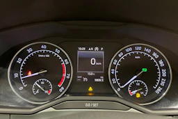 harmaa Skoda Superb 2017 kuva 12.