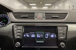 harmaa Skoda Superb 2017 kuva 13.