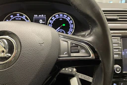 harmaa Skoda Superb 2017 kuva 19.