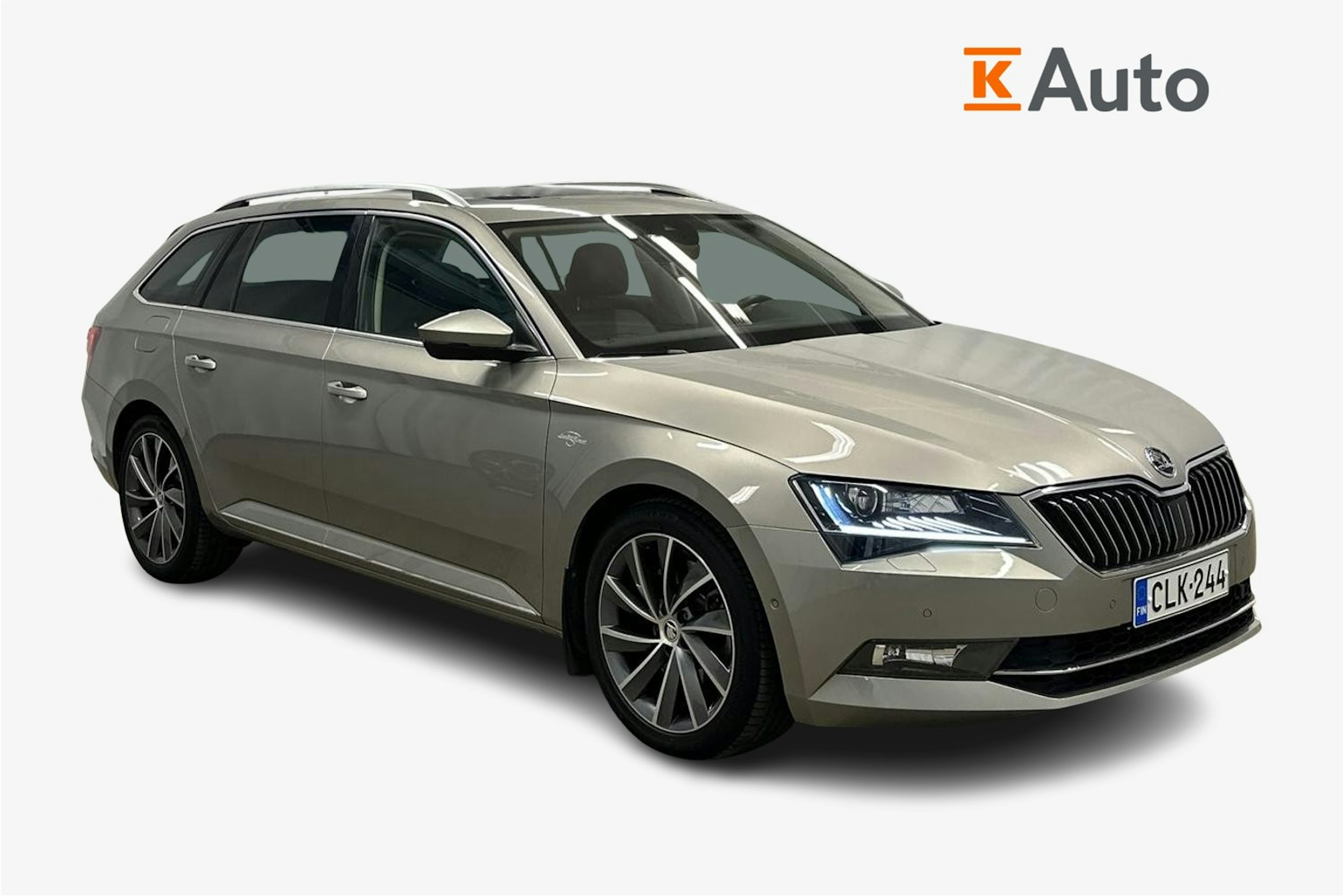 Ruskea (beige) Skoda Superb 2018 kuva 1.