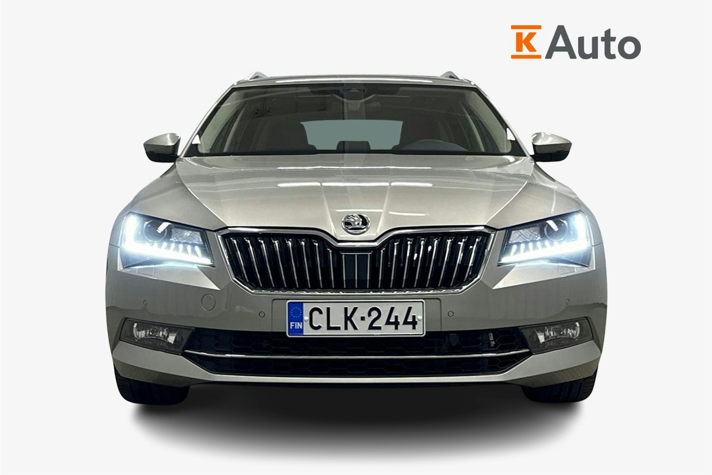Ruskea (beige) Skoda Superb 2018 kuva 5.