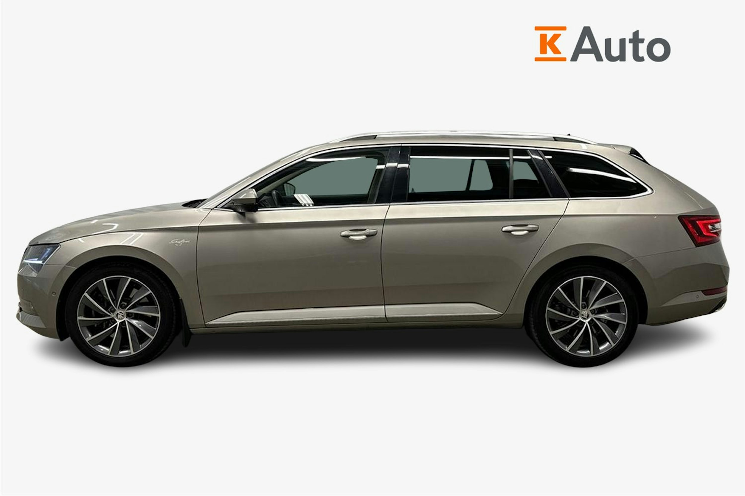 Ruskea (beige) Skoda Superb 2018 kuva 6.
