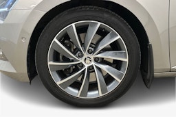 Ruskea (beige) Skoda Superb 2018 kuva 11.