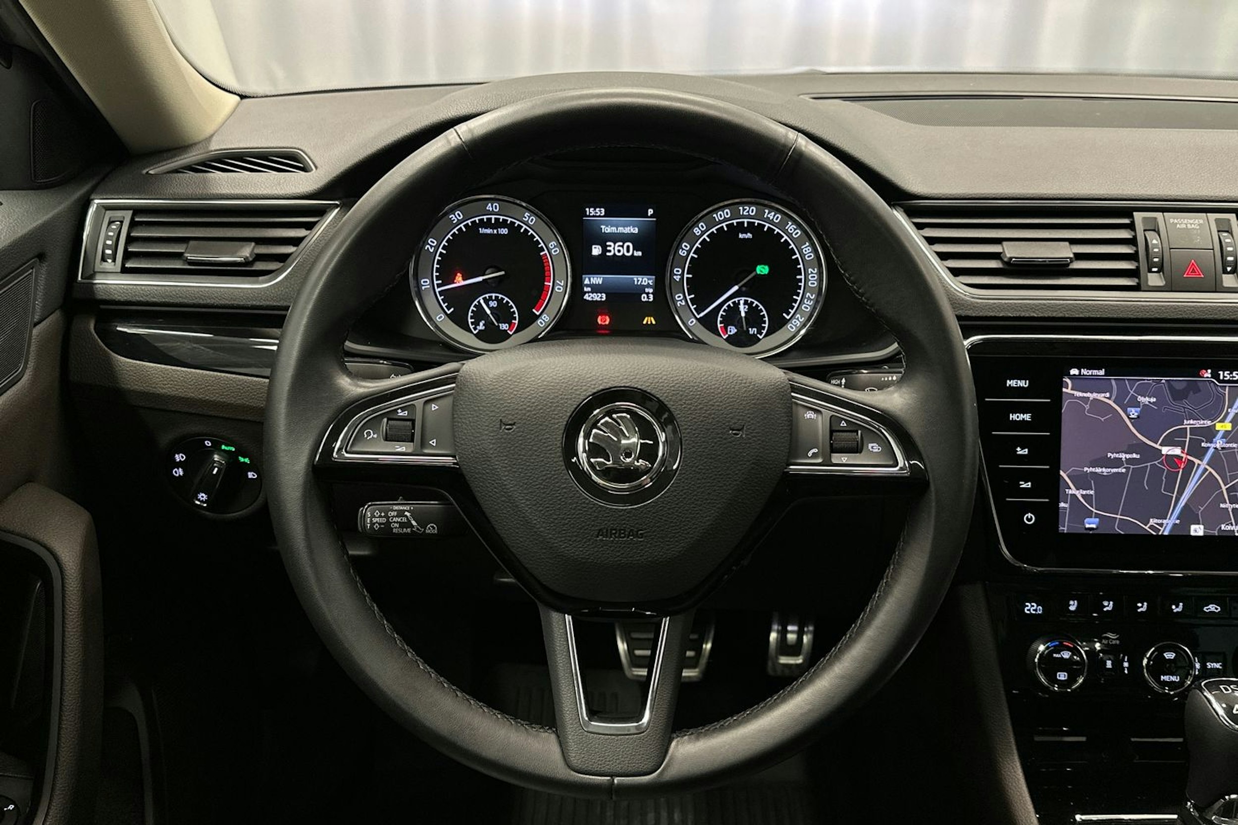 Ruskea (beige) Skoda Superb 2018 kuva 20.
