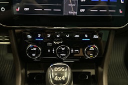 Ruskea (beige) Skoda Superb 2018 kuva 26.