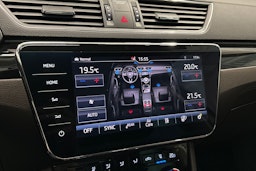 Ruskea (beige) Skoda Superb 2018 kuva 30.