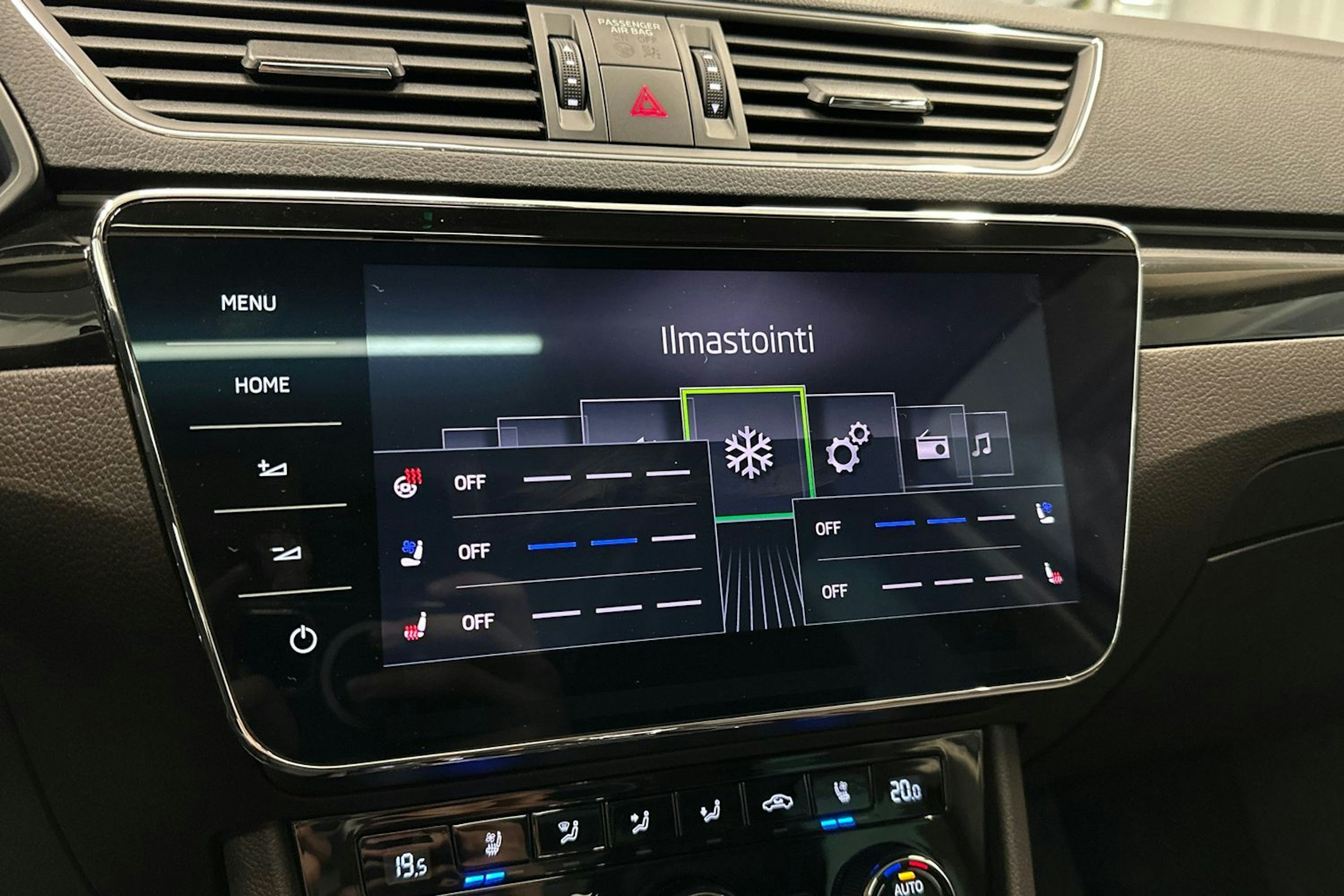 Ruskea (beige) Skoda Superb 2018 kuva 37.
