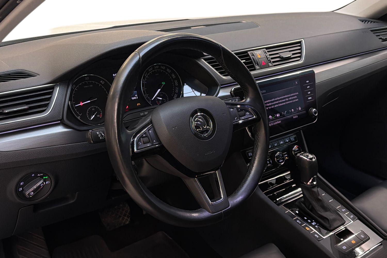 Skoda Superb 2018, bild 6/34