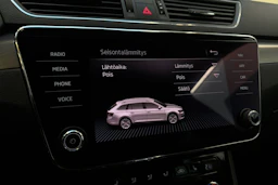 valkoinen Skoda Superb 2018 kuva 18.