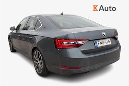 harmaa Skoda Superb 2018 kuva 2.