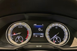 harmaa Skoda Superb 2018 kuva 24.