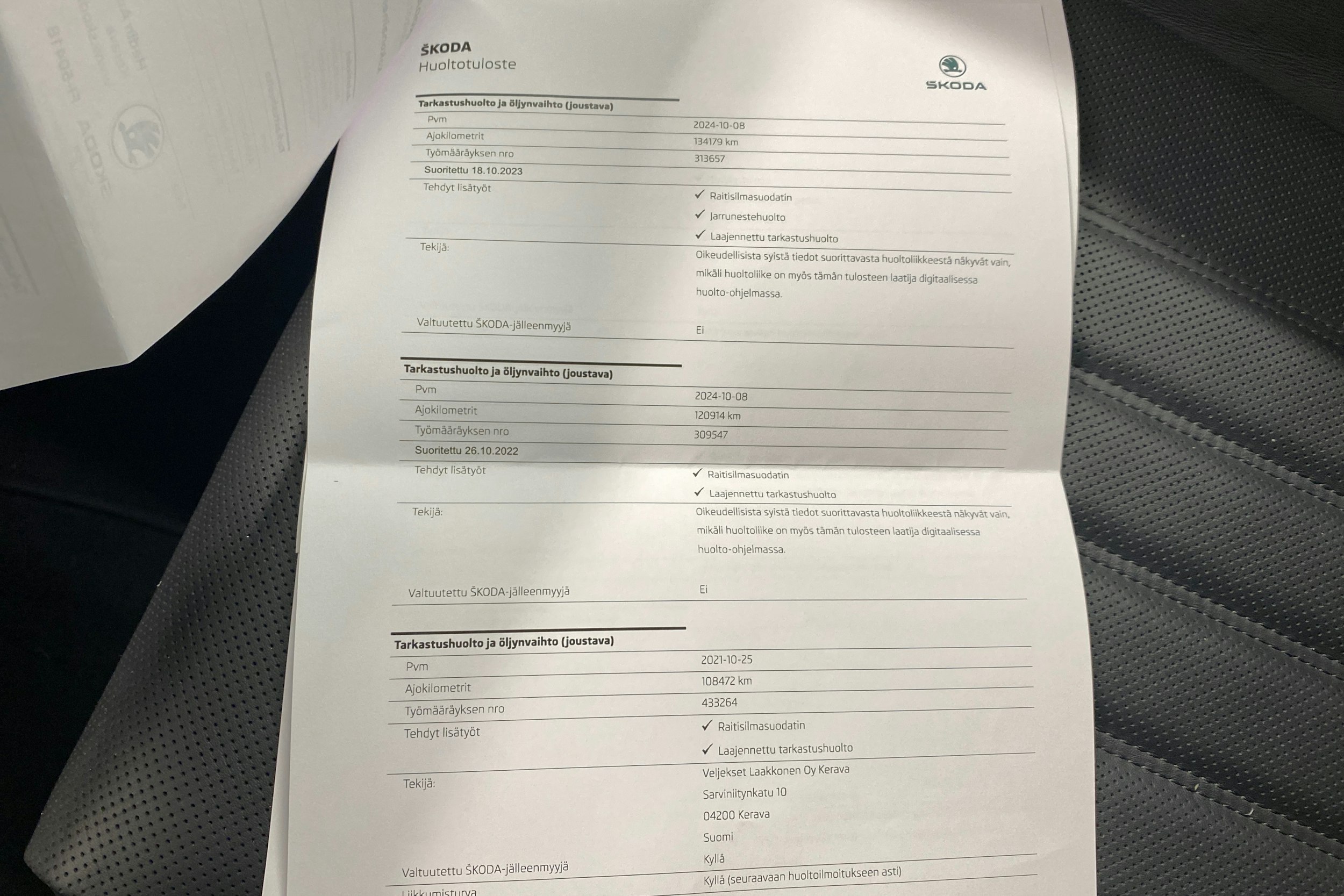 harmaa Skoda Superb 2018 kuva 33.