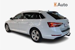 Valkoinen Skoda Superb 2018 kuva 2.