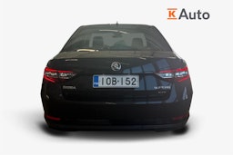Musta Skoda Superb 2018 kuva 3.